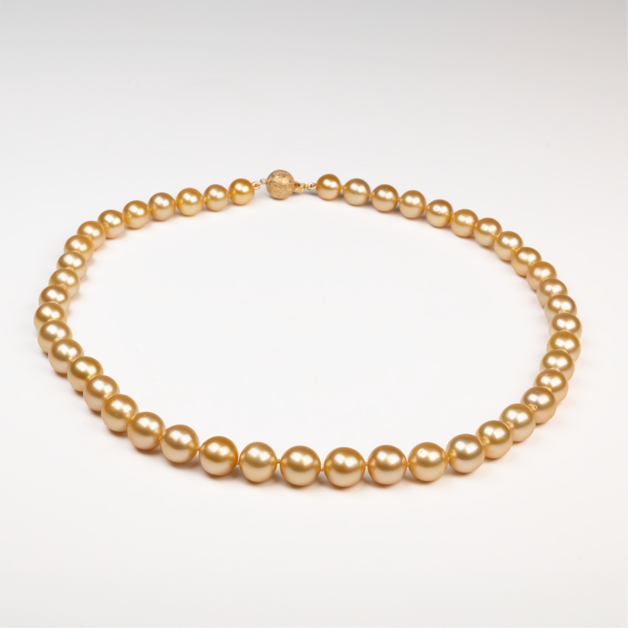 18K Yellow Gold South Sea Cultured 8.10-9.90mm 46.5cm Pearl Strand
