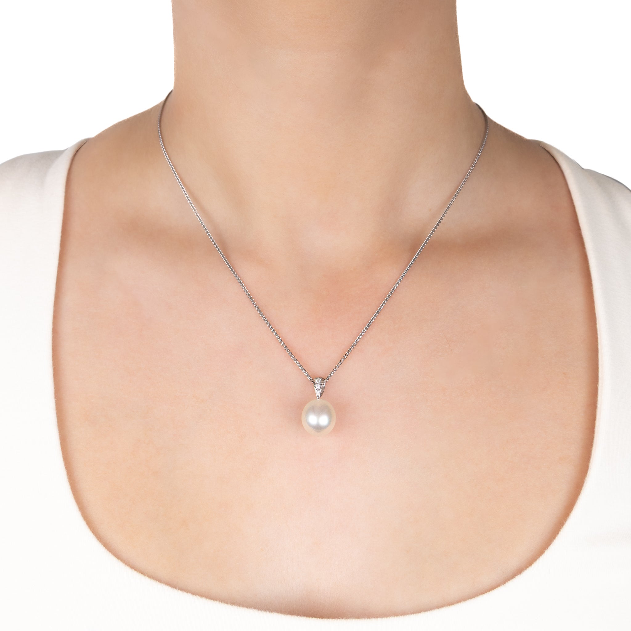 18K White Gold Australian South Sea Cultured 11-12mm Pearl and Diamond Pendant