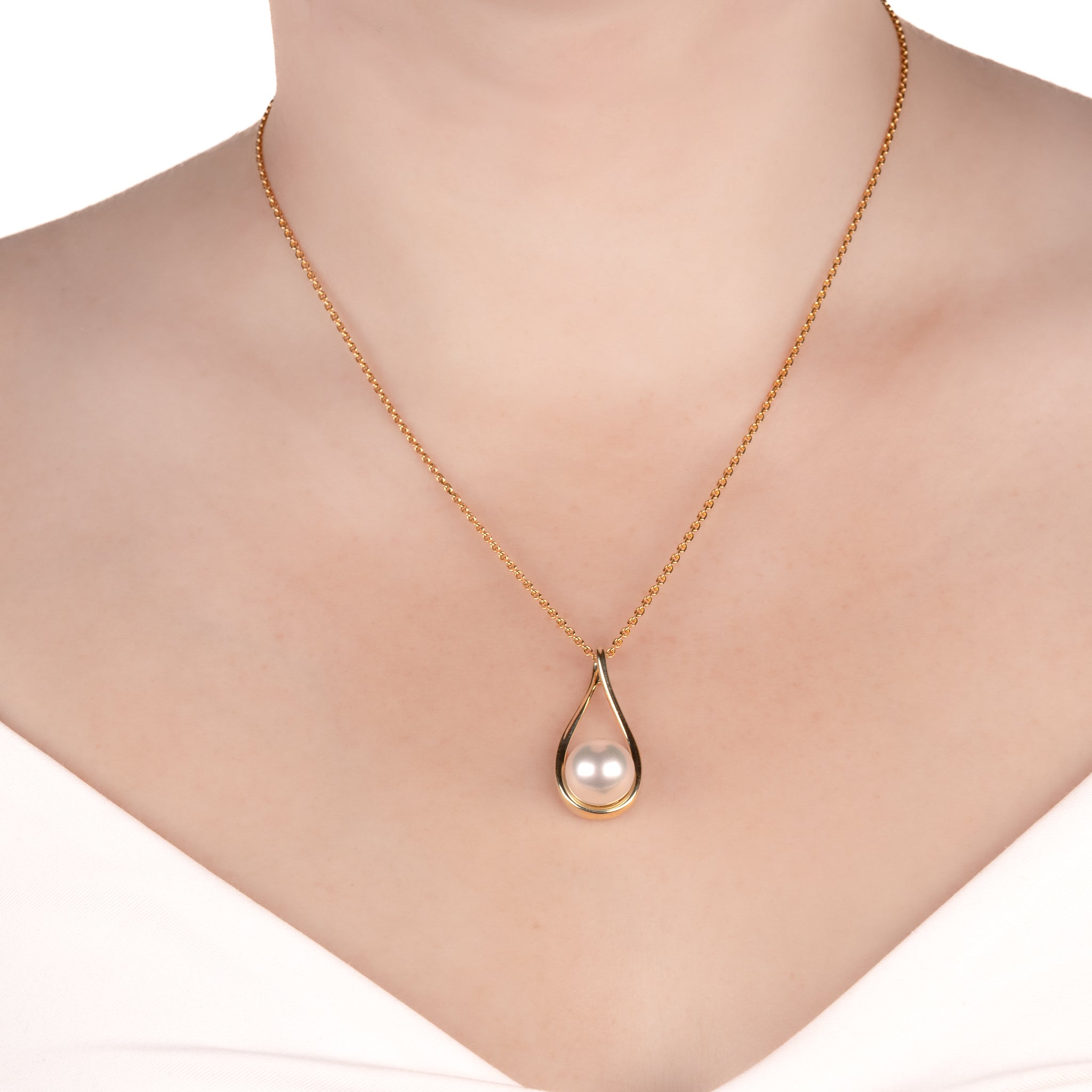 9K Yellow Gold Australian South Sea 11-12mm Cultured Pearl Pendant on a model