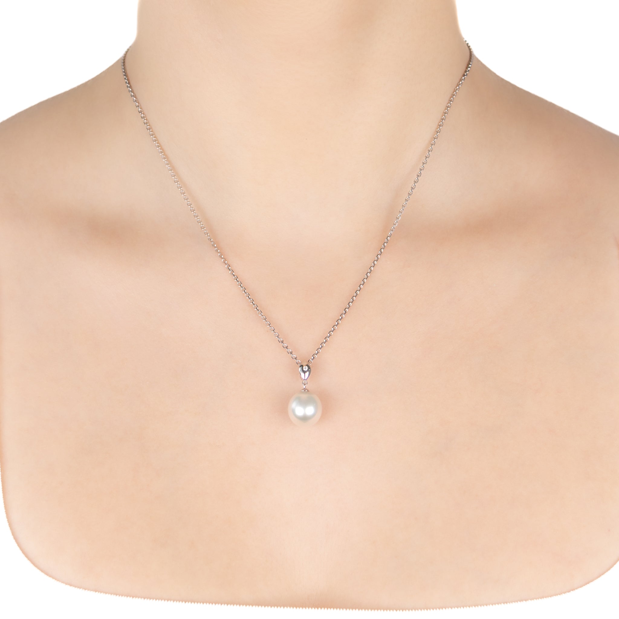 18K White Gold Australian South Sea 10-11 mm Cultured Pearl and Diamond Pendant