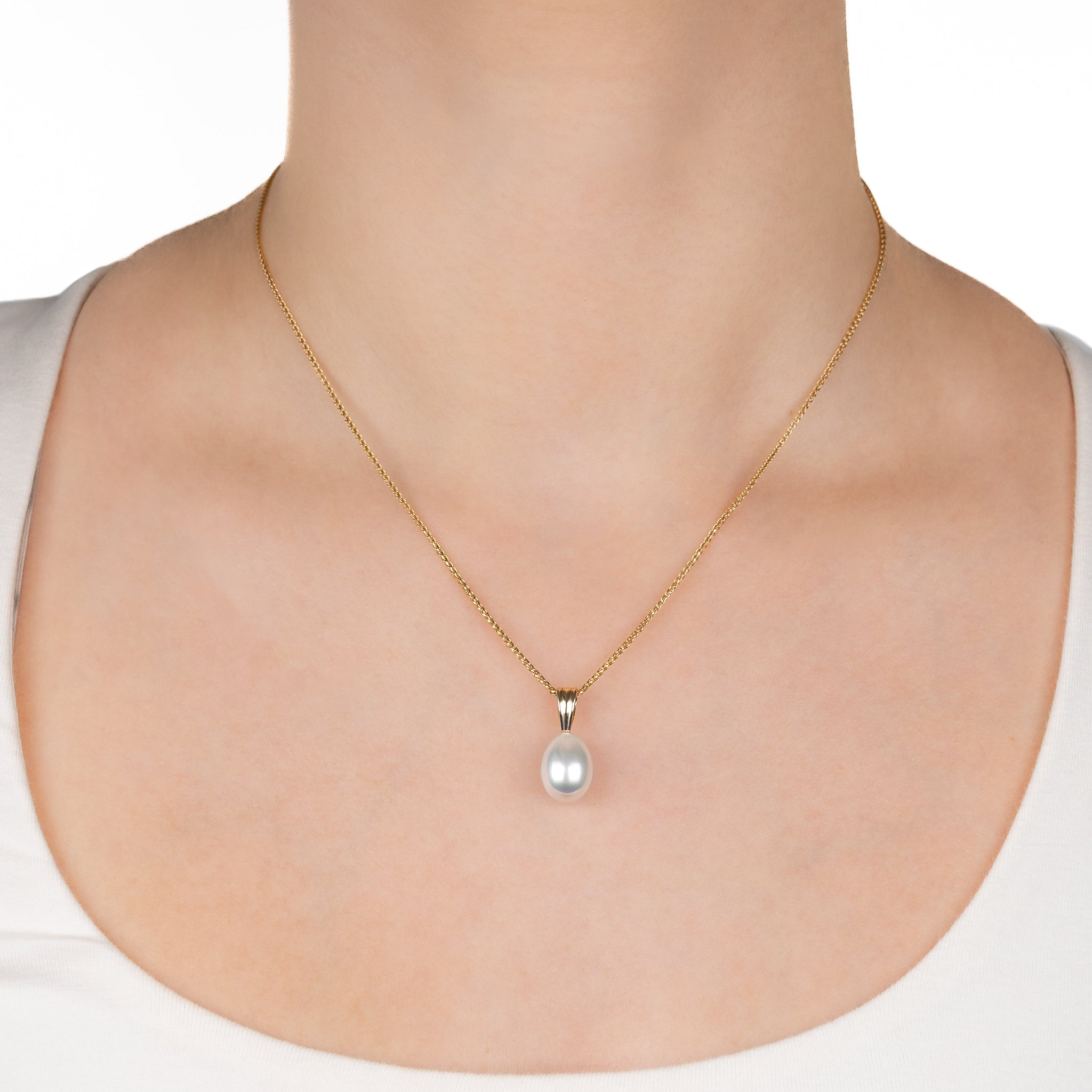 9K Yellow Gold Australian South Sea 9-10 mm Cultured Pearl Pendant on a model