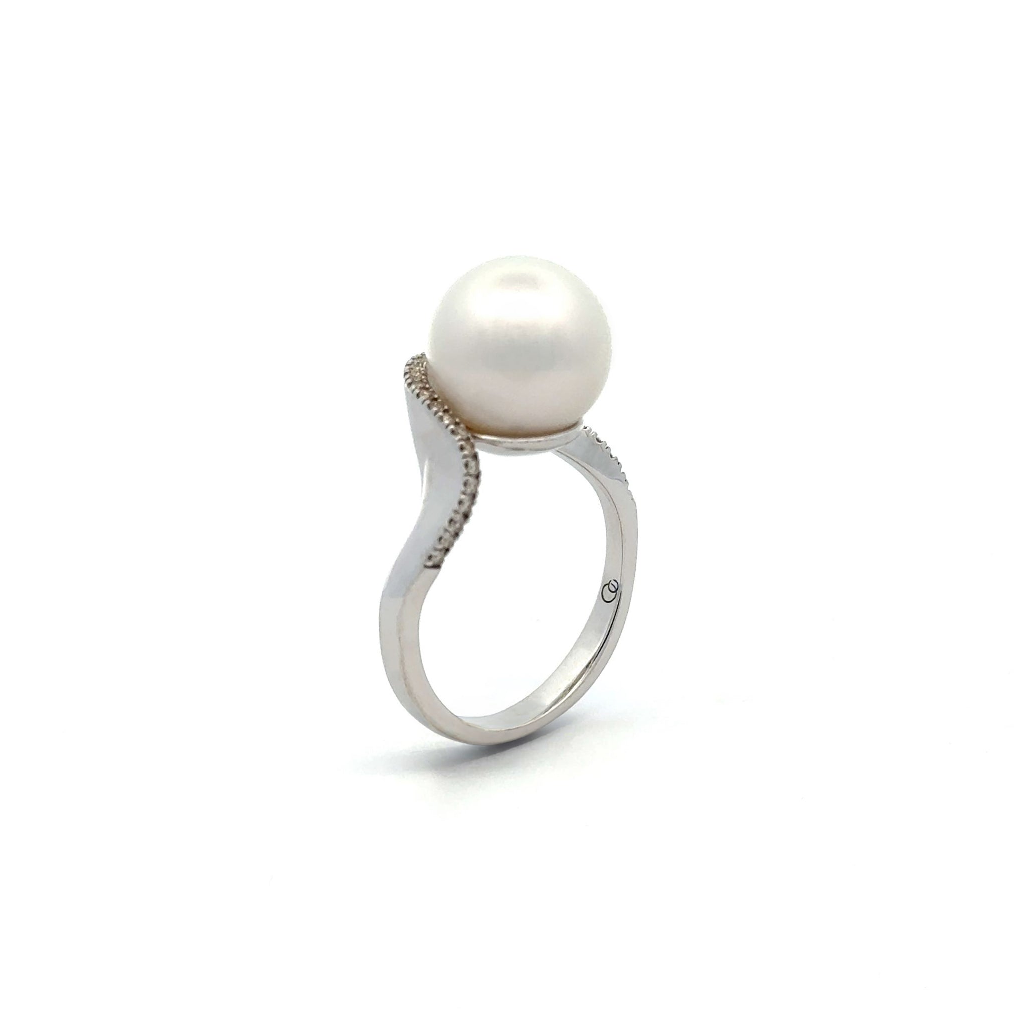 9K White Gold Australian South Sea Cultured 11-12mm Pearl and Argyle Diamond Ring