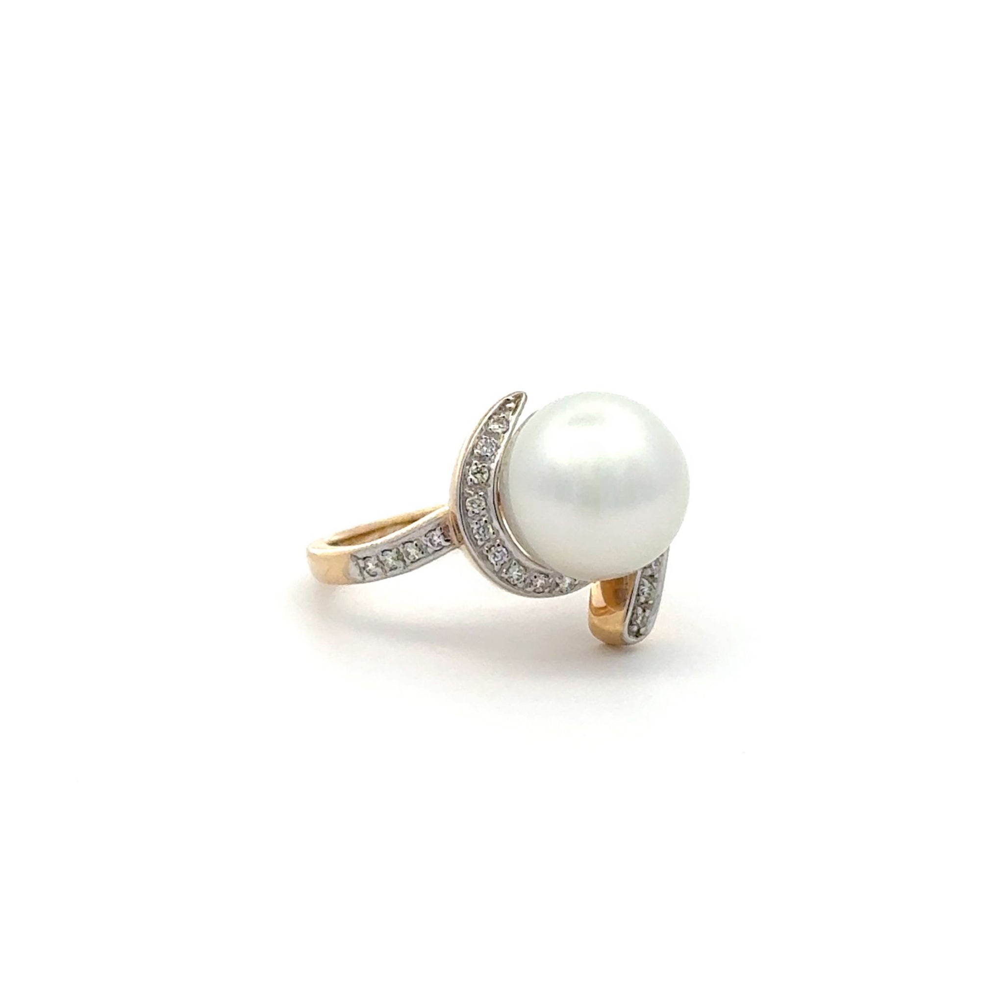 18K Yellow Gold Australian South Sea Cultured 10-11mm Pearl and Diamond Ring