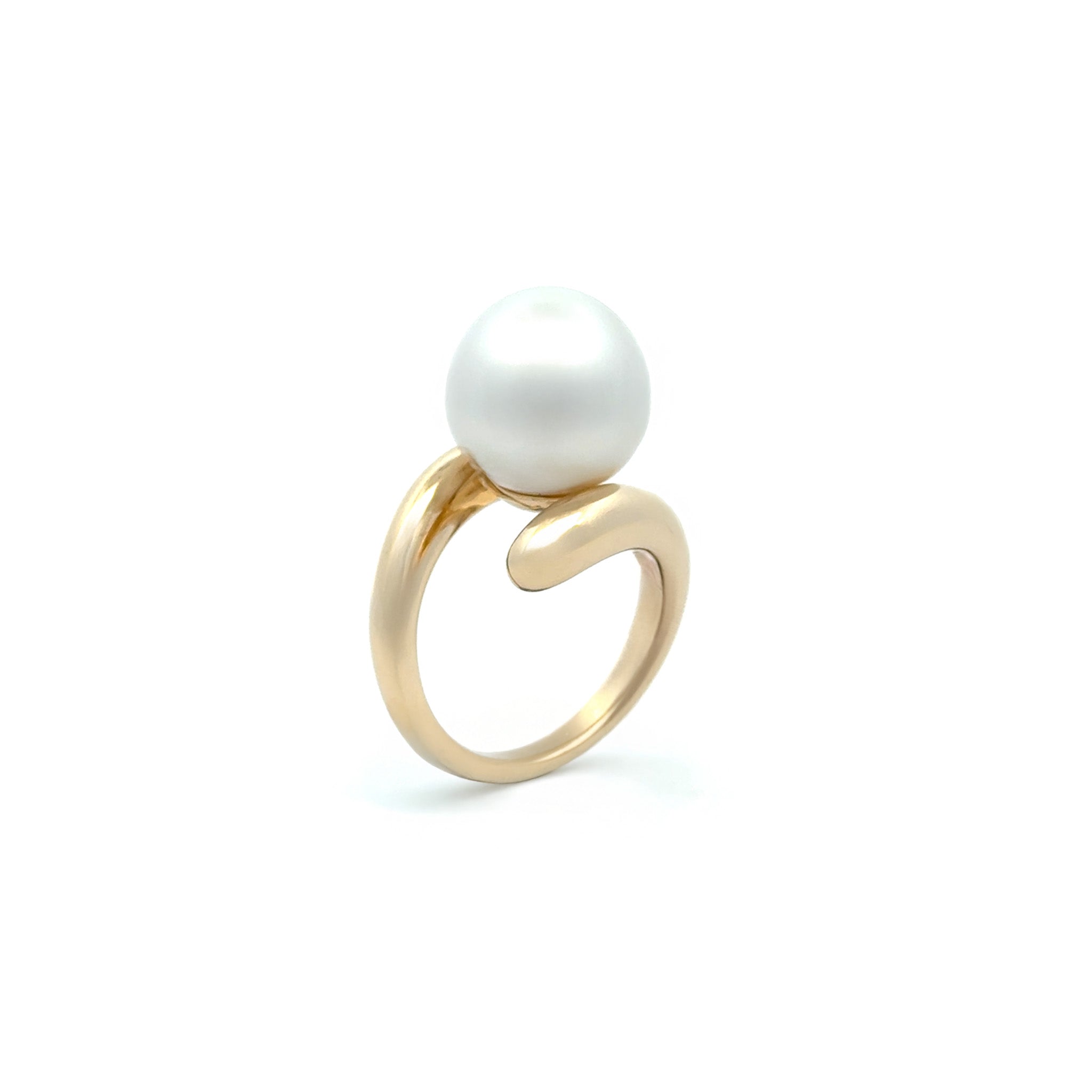 9K Yellow Gold Australian South Sea 13-14 mm Cultured Pearl Ring side view