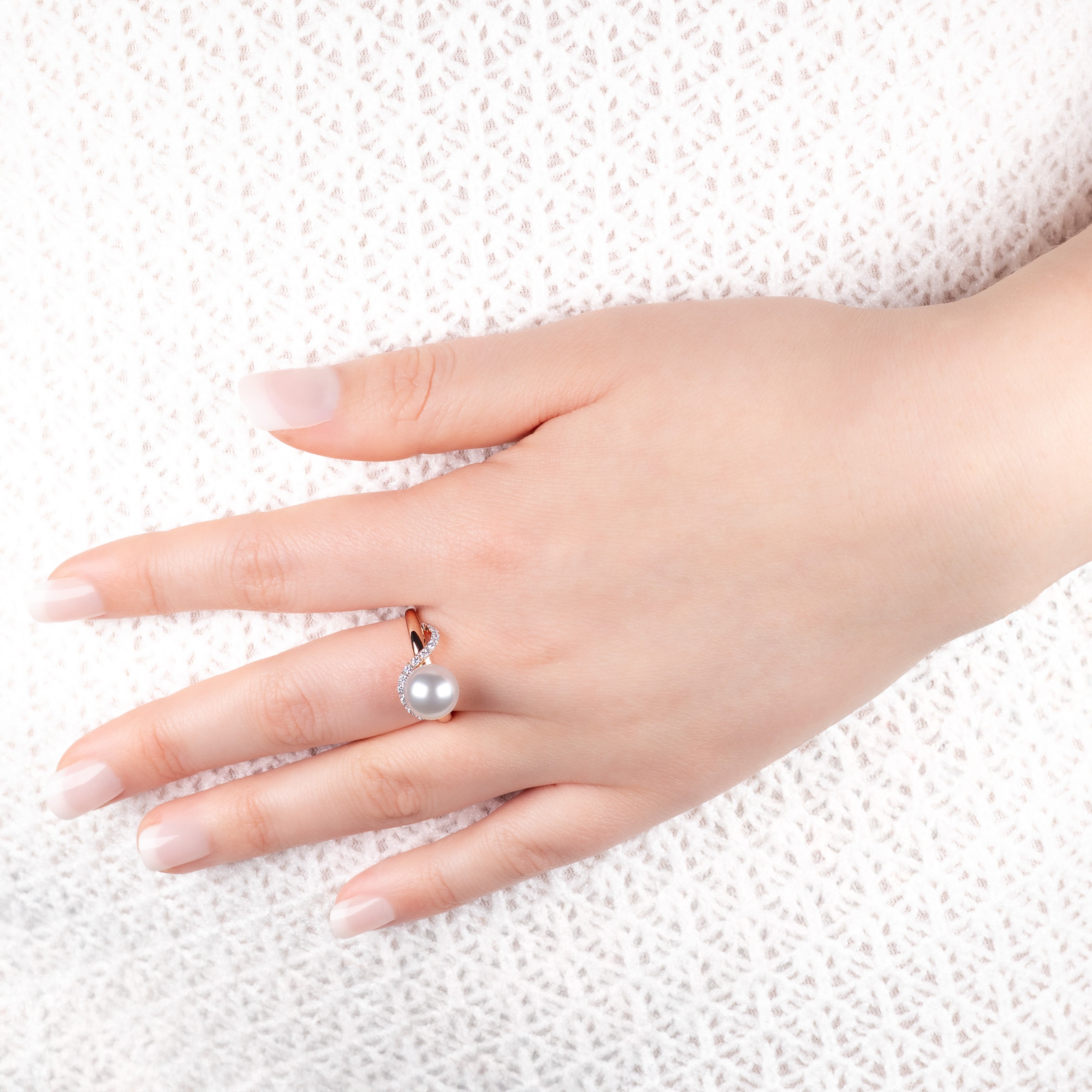 18K Rose Gold Australian South Sea 9-10 mm Cultured Pearl and Diamond Ring on a model