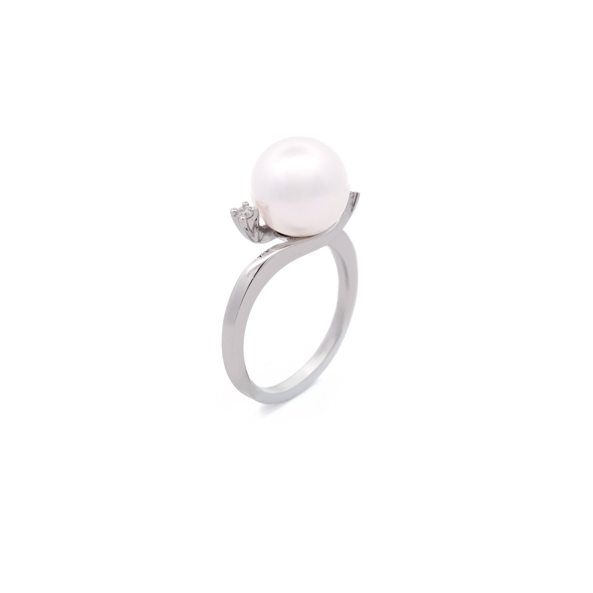 9K White Gold Australian South Sea 10-11 mm Cultured Pearl and Diamond Ring side view