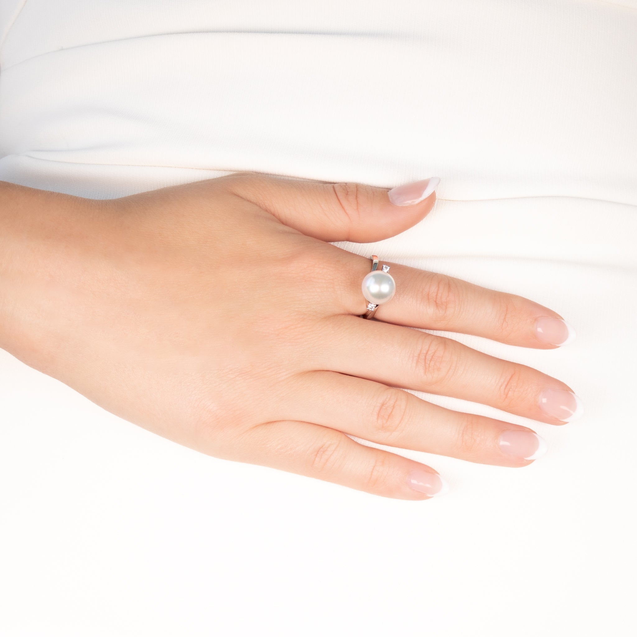 9K White Gold Australian South Sea 10-11 mm Cultured Pearl and Diamond Ring