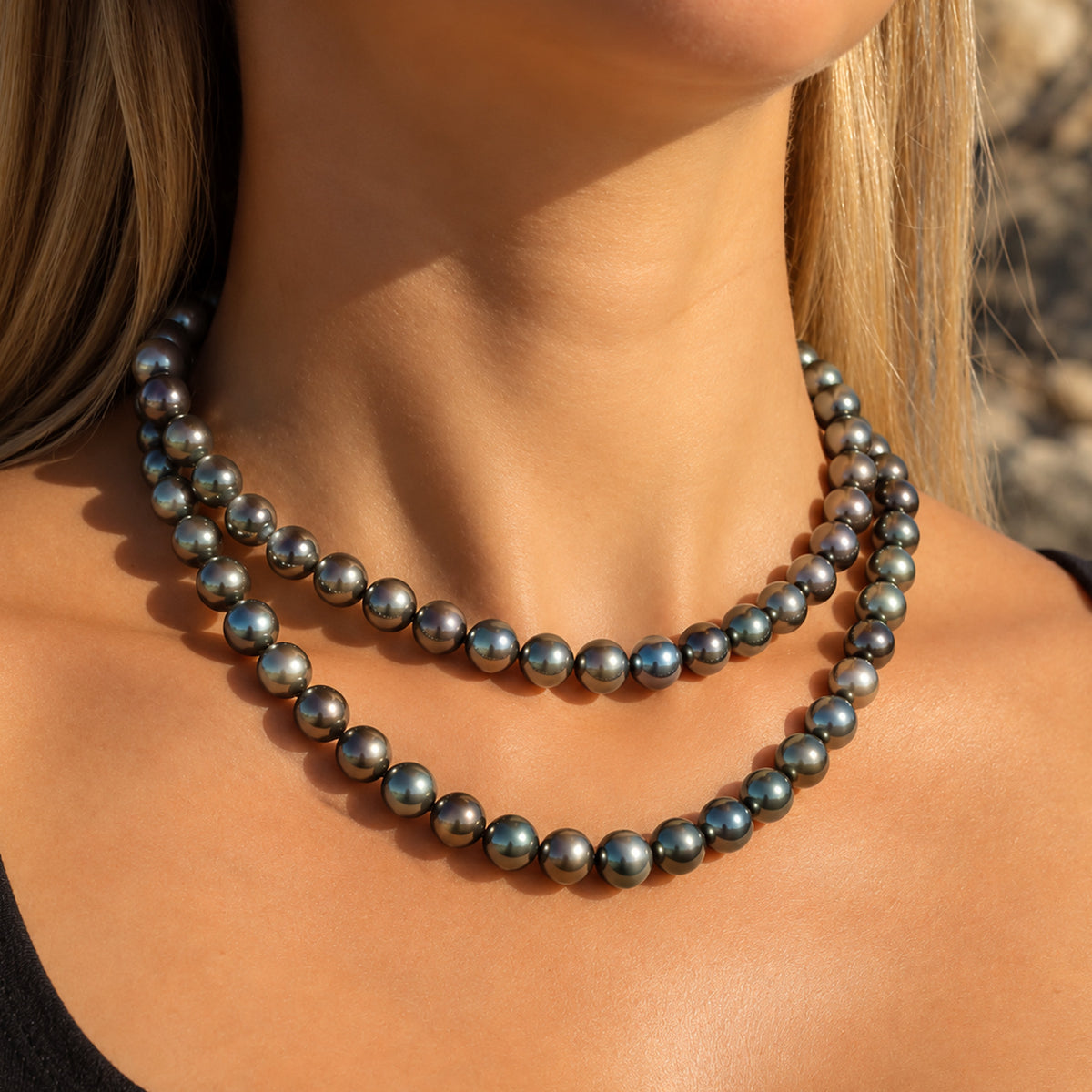 18K Yellow Gold Tahitian 90 cm Cultured Pearl Strand on model