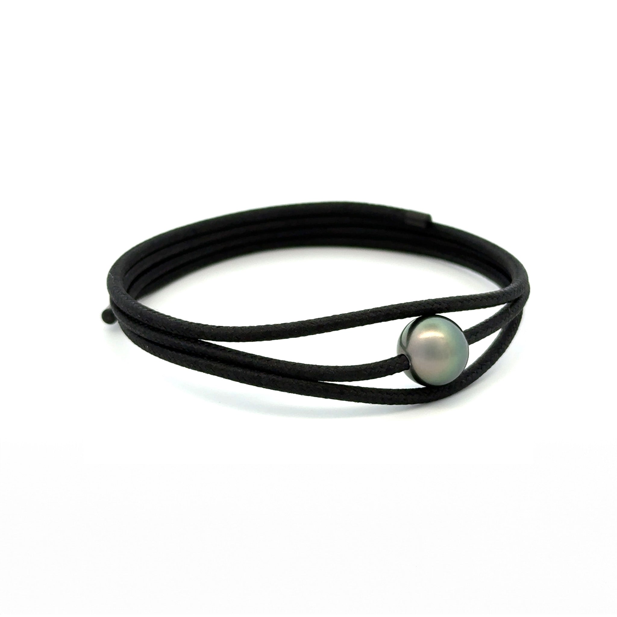 Stainless Steel Tahitian 9-10 mm Cultured Pearl Magnetic Black Wrap Bracelet side view