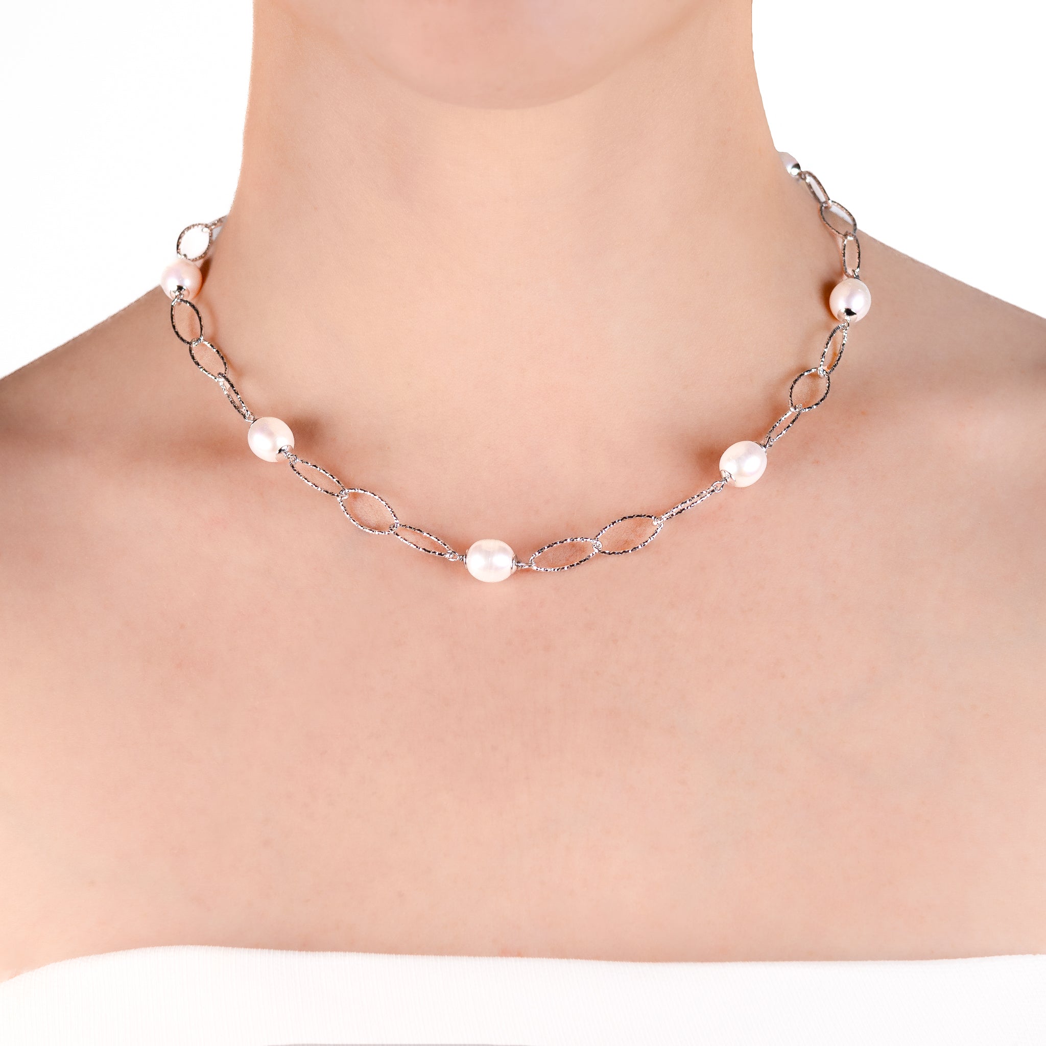 Sterling Silver Freshwater Pearl 8-9 mm Necklace on a model