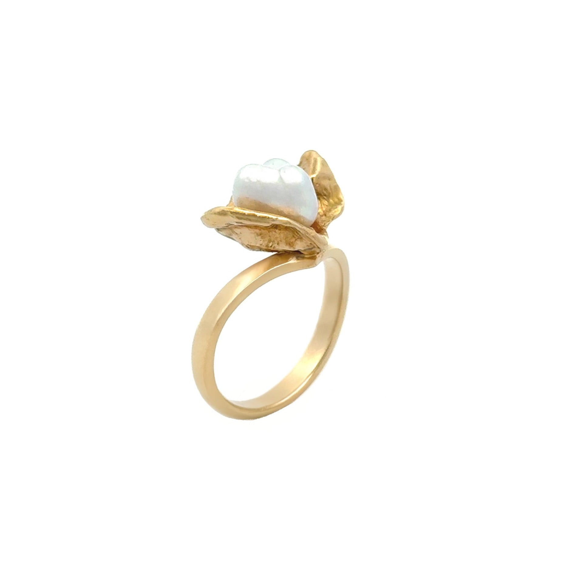 Untamed 18K Yellow Gold Australian South Sea 0.6 g Keshi Pearl Ring side view