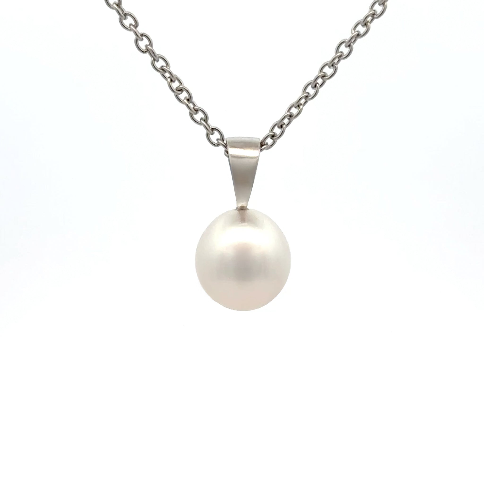 9K White Gold Australian South Sea Cultured Pearl Pendant Front View