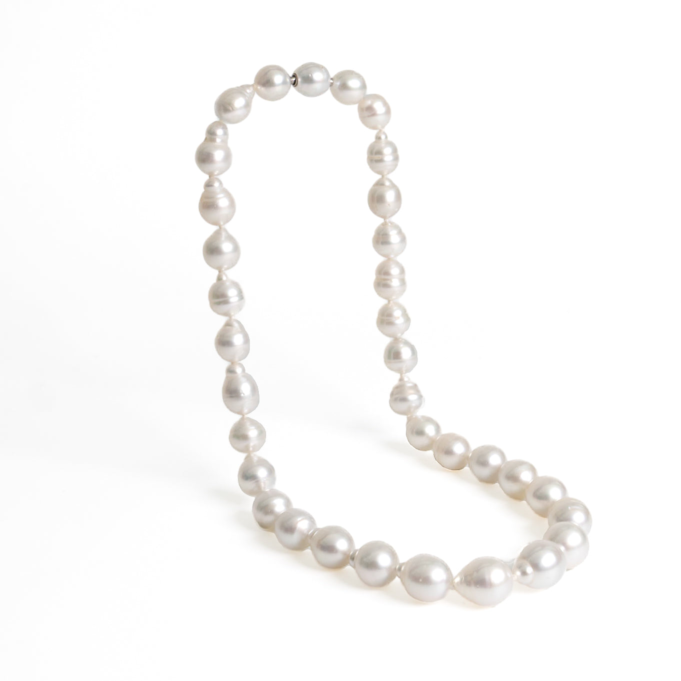 Australian South Sea 46 cm Cultured Pearl Strand front view