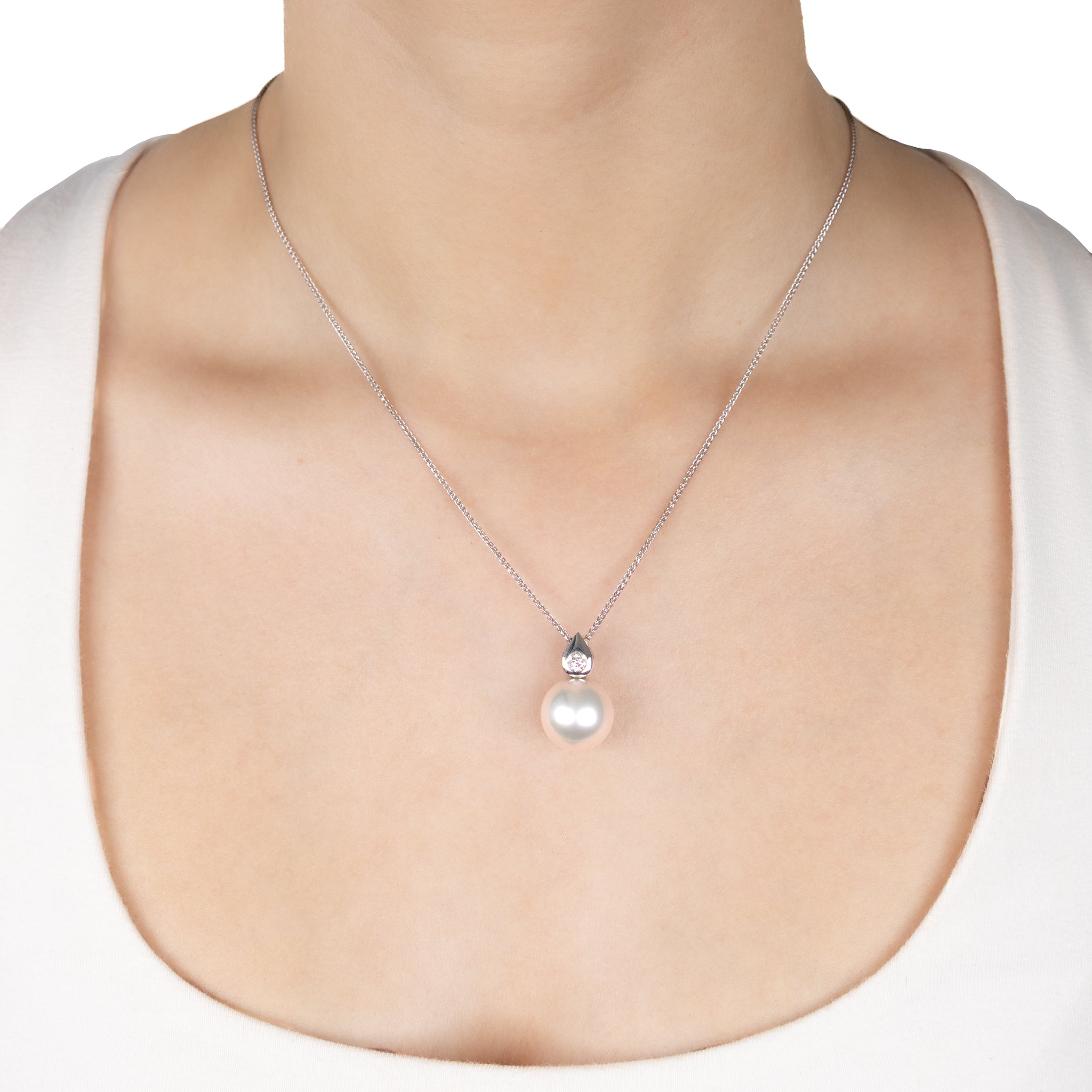 18K White Gold Australian South Sea 14-15mm Cultured Pearl and Diamond Pendant