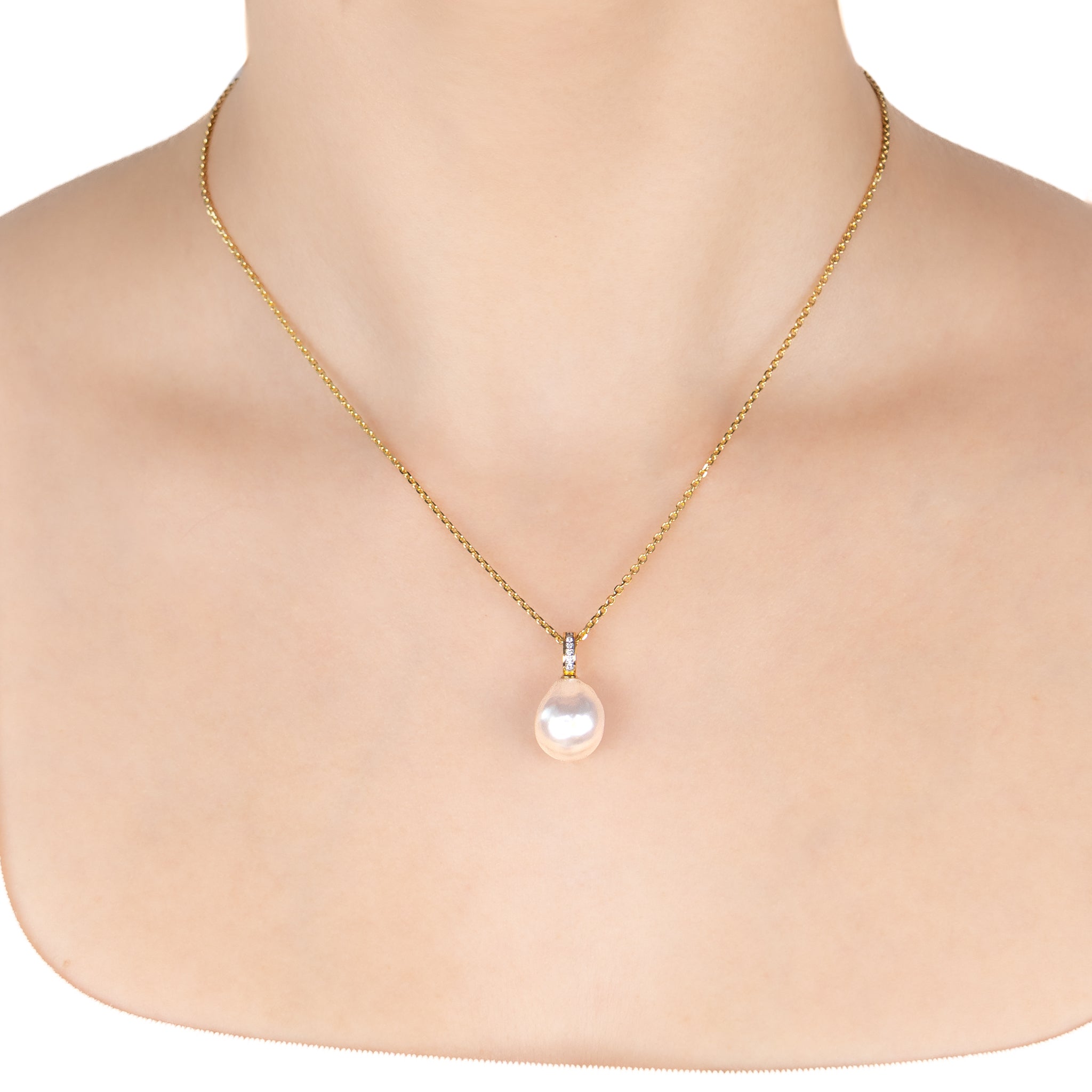 18K Yellow Gold Australian South Sea 11-12 mm Cultured Pearl and Diamond Pendant