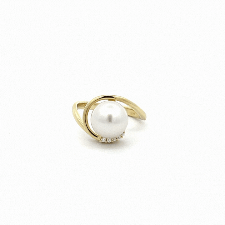 9K Yellow Gold Australian South Sea Cultured 9-10 mm Pearl and Diamond Ring