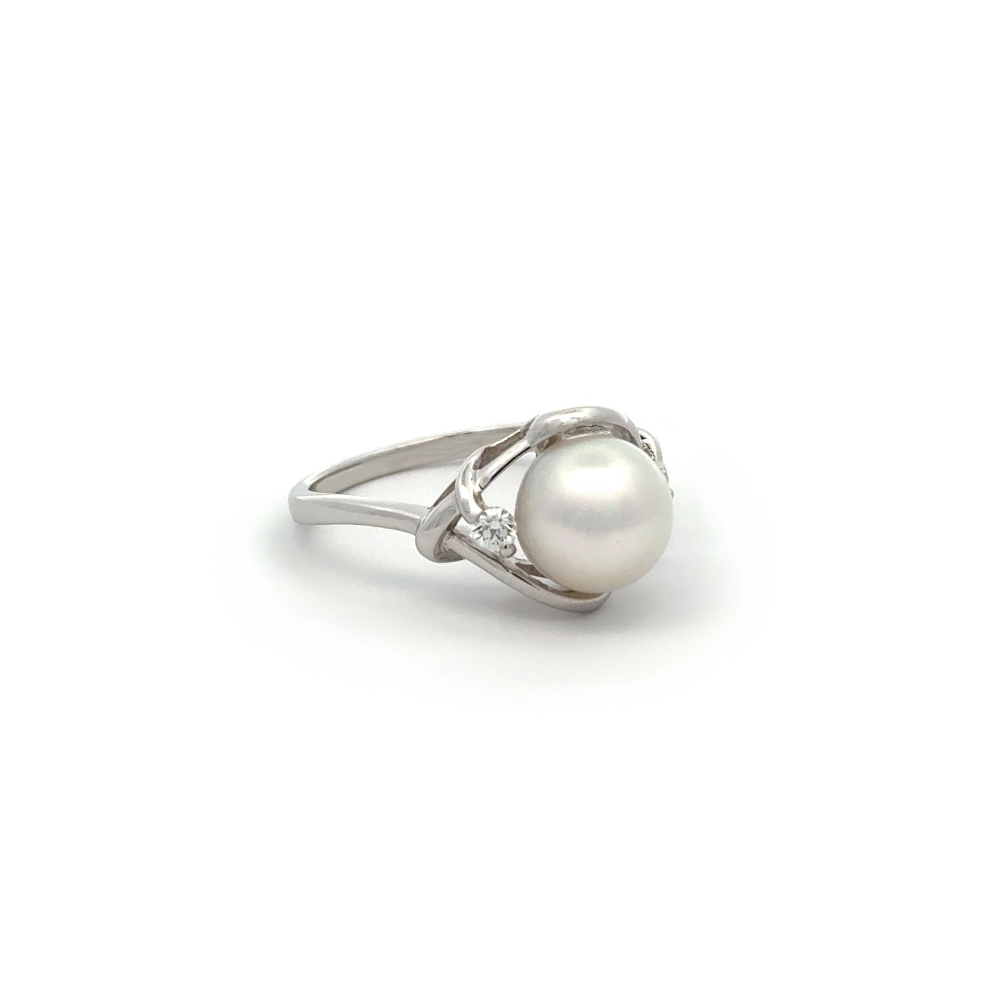 18K White Gold Australian South Sea Cultured 8 -9mm Pearl and Diamond Ring