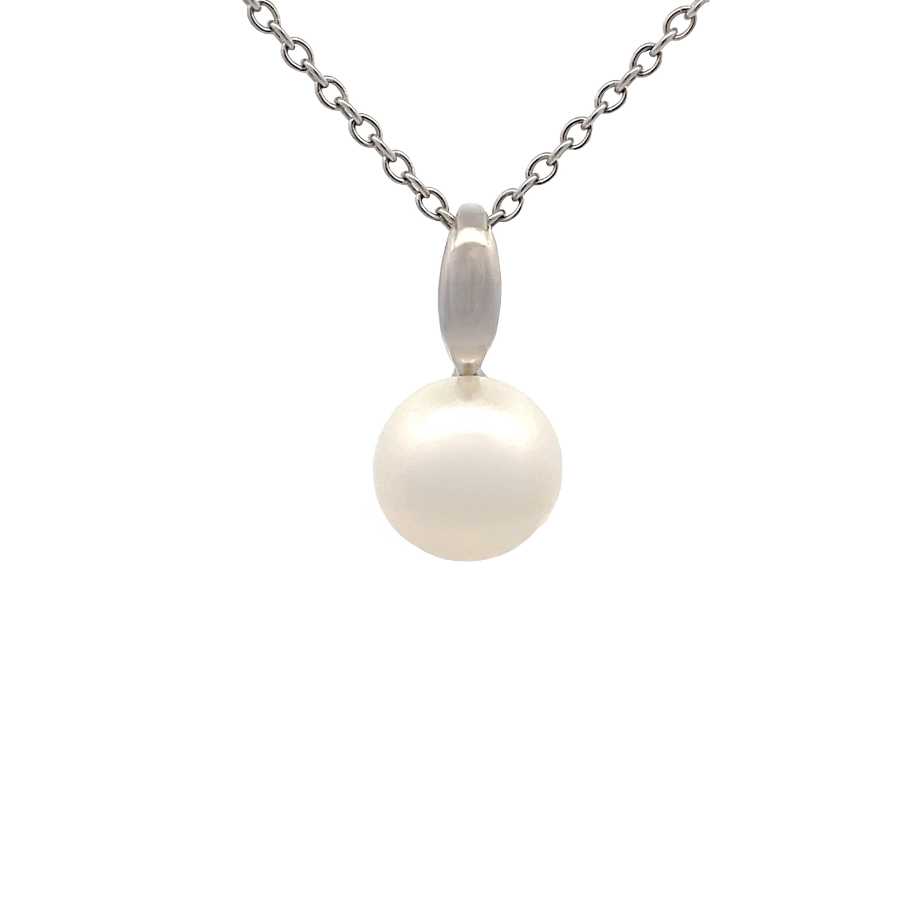 Sterling Silver Freshwater 10-11 mm White Pearl Pendant front view