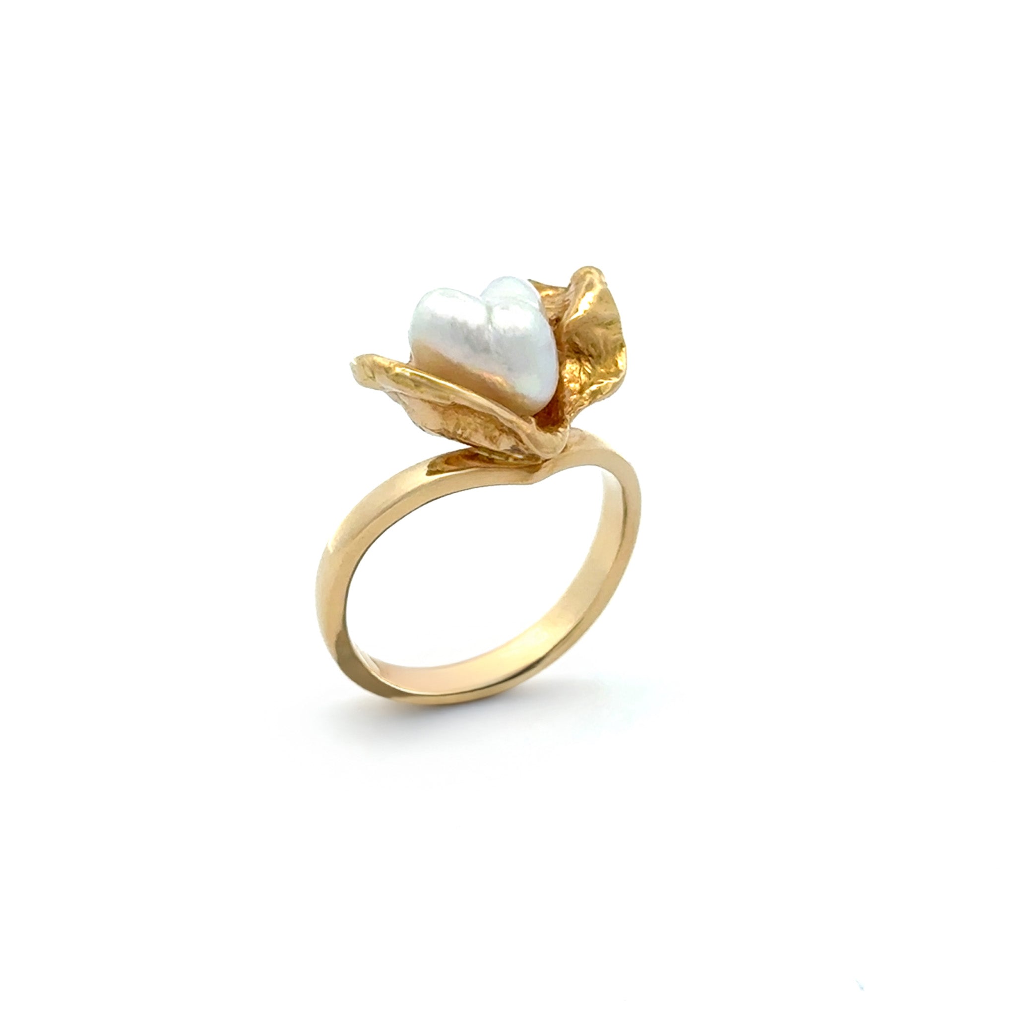 Untamed 18K Yellow Gold Australian South Sea 0.6 g Keshi Pearl Ring side view