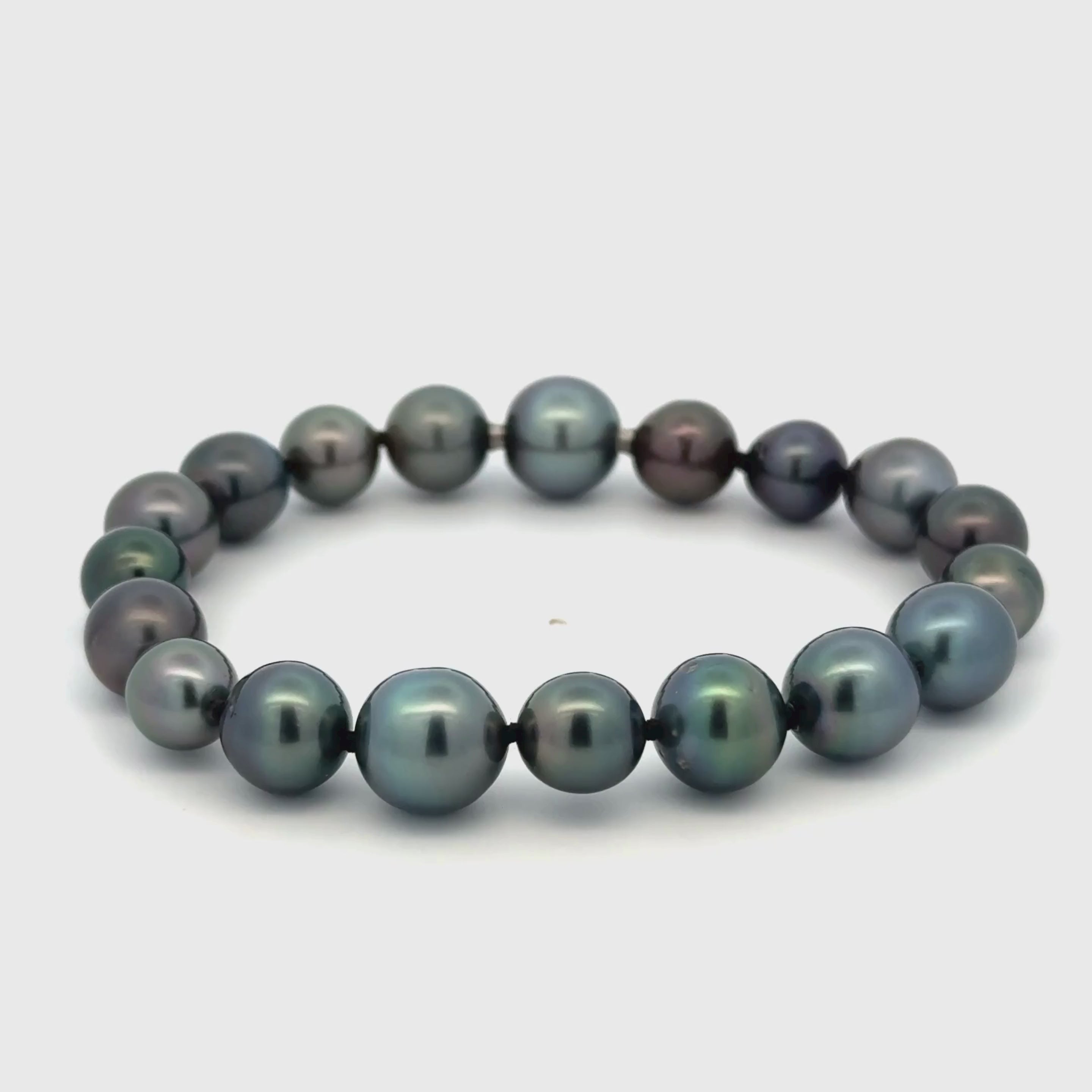 Tahitian Cultured Pearl 19 cm Strand Bracelet 360 view