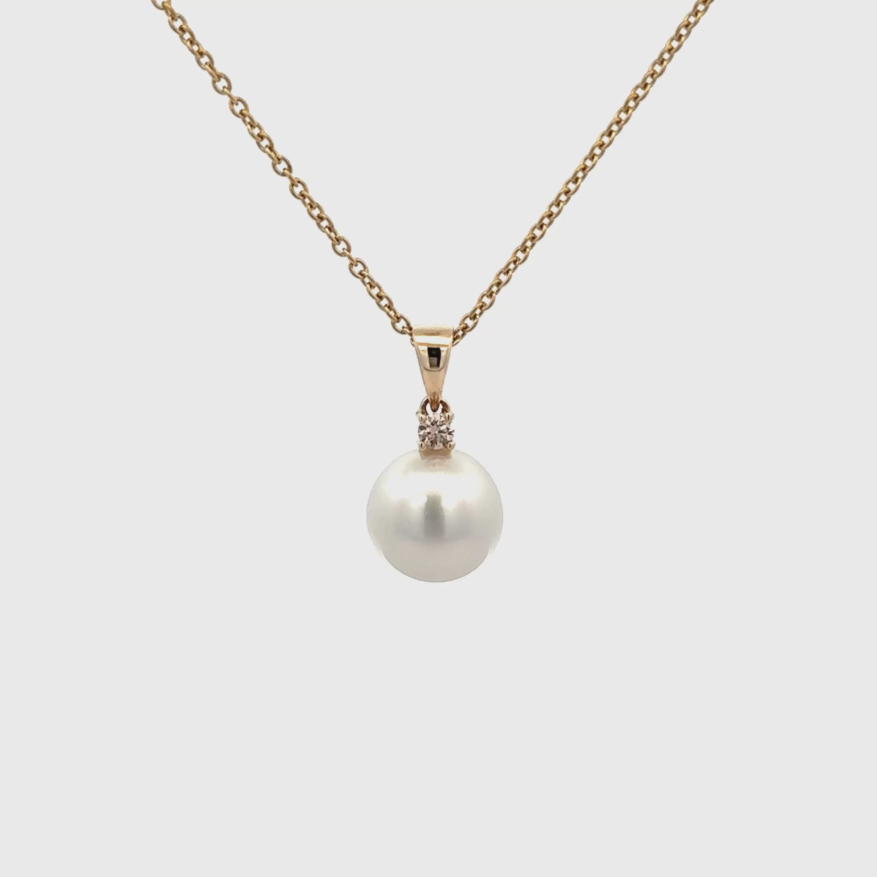9K Yellow Gold Australian South Sea Cultured 11-12mm Pearl and Argyle Diamond Pendant 360 view