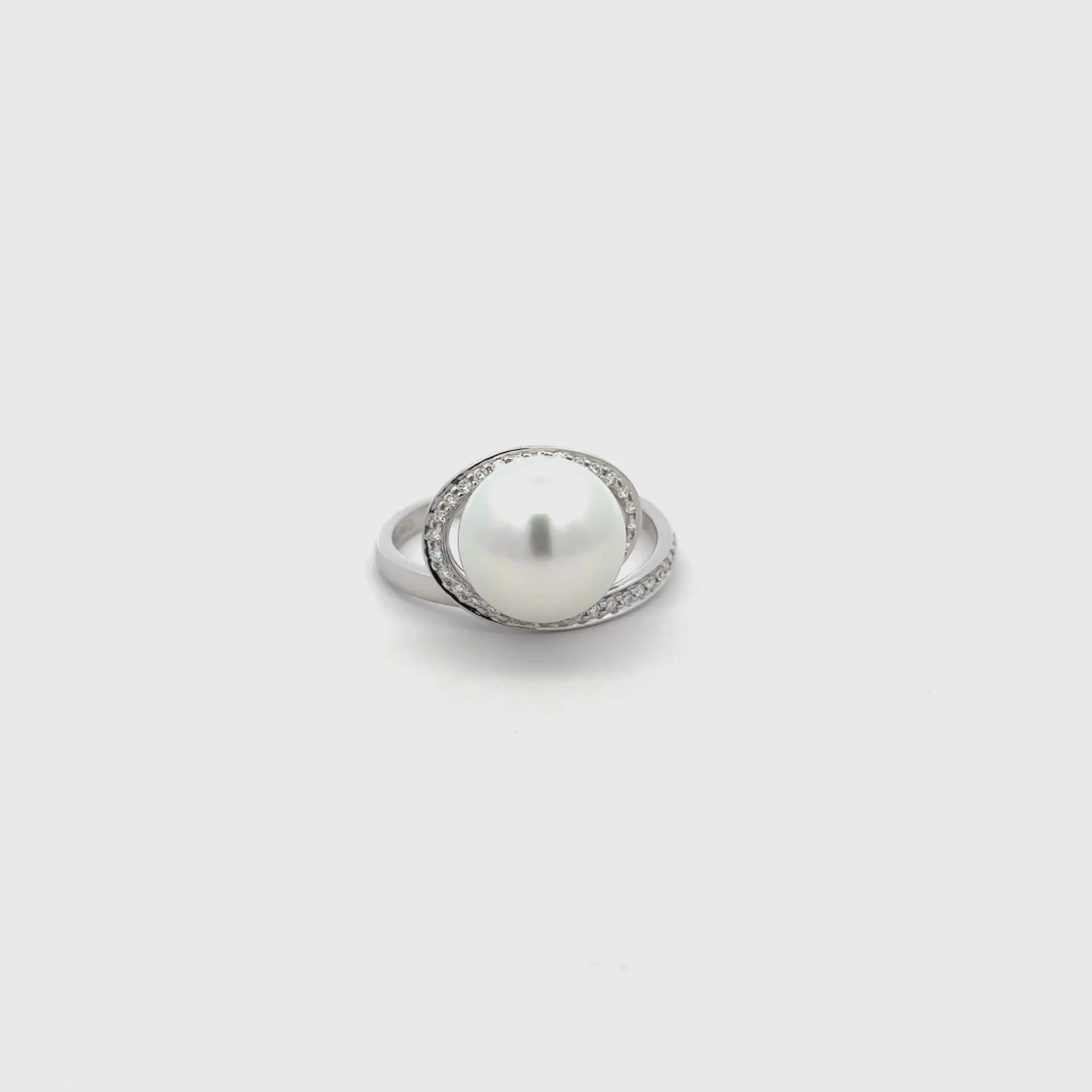 18K White Gold Australian South Sea 10-11 mm Cultured Pearl and Diamond Ring 360 view video