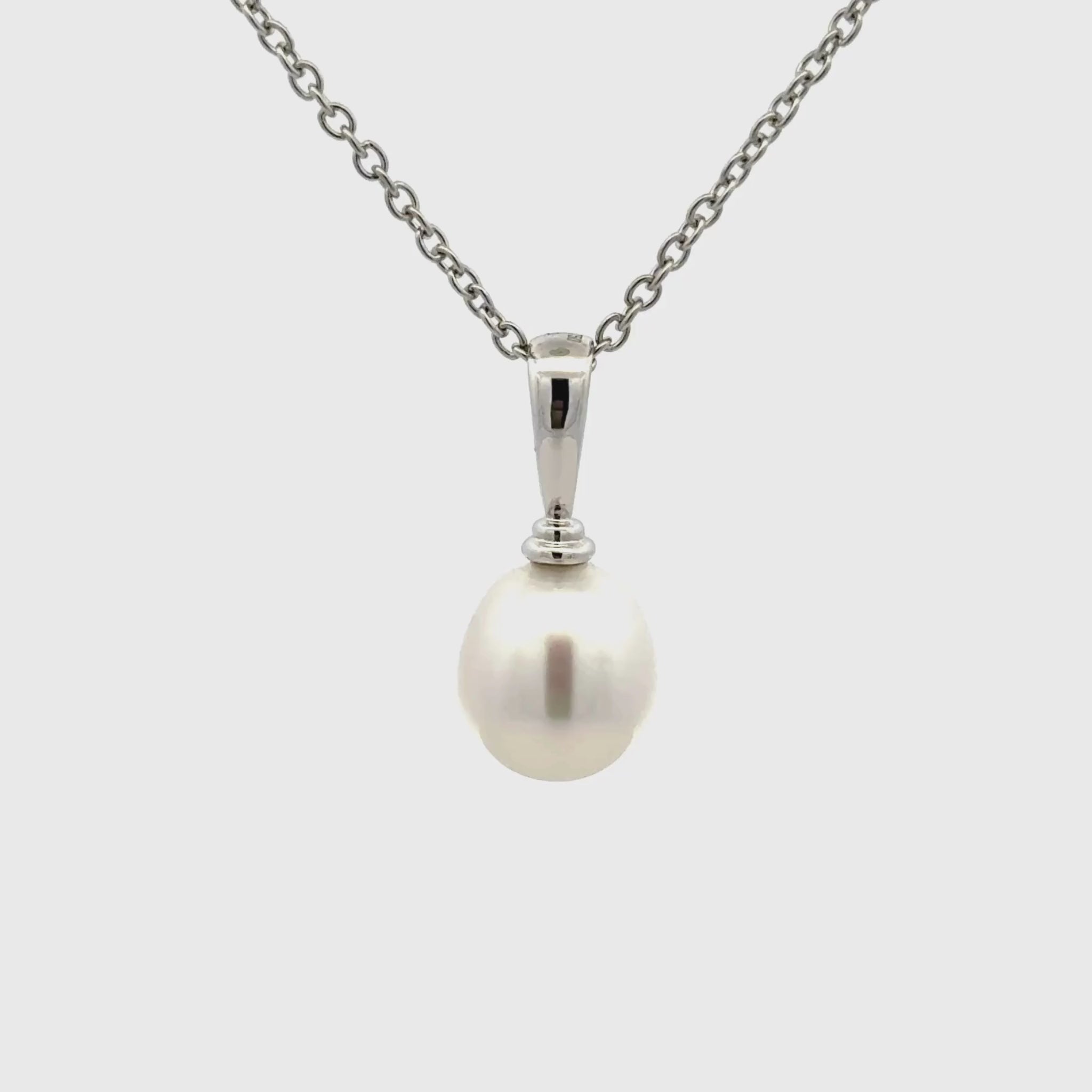 18K White Gold Australian South Sea 10-11mm Cultured Pearl Pendant 360 degree view on a white background
