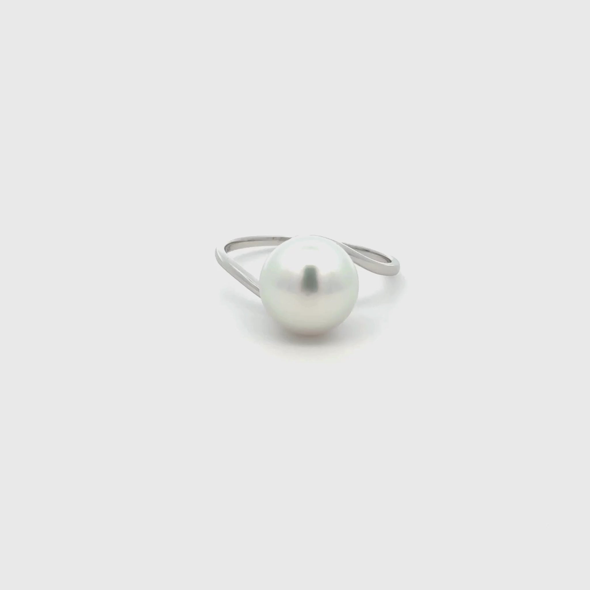 9K White Gold Australian South Sea 10-11 mm Cultured Pearl Ring 360 view video