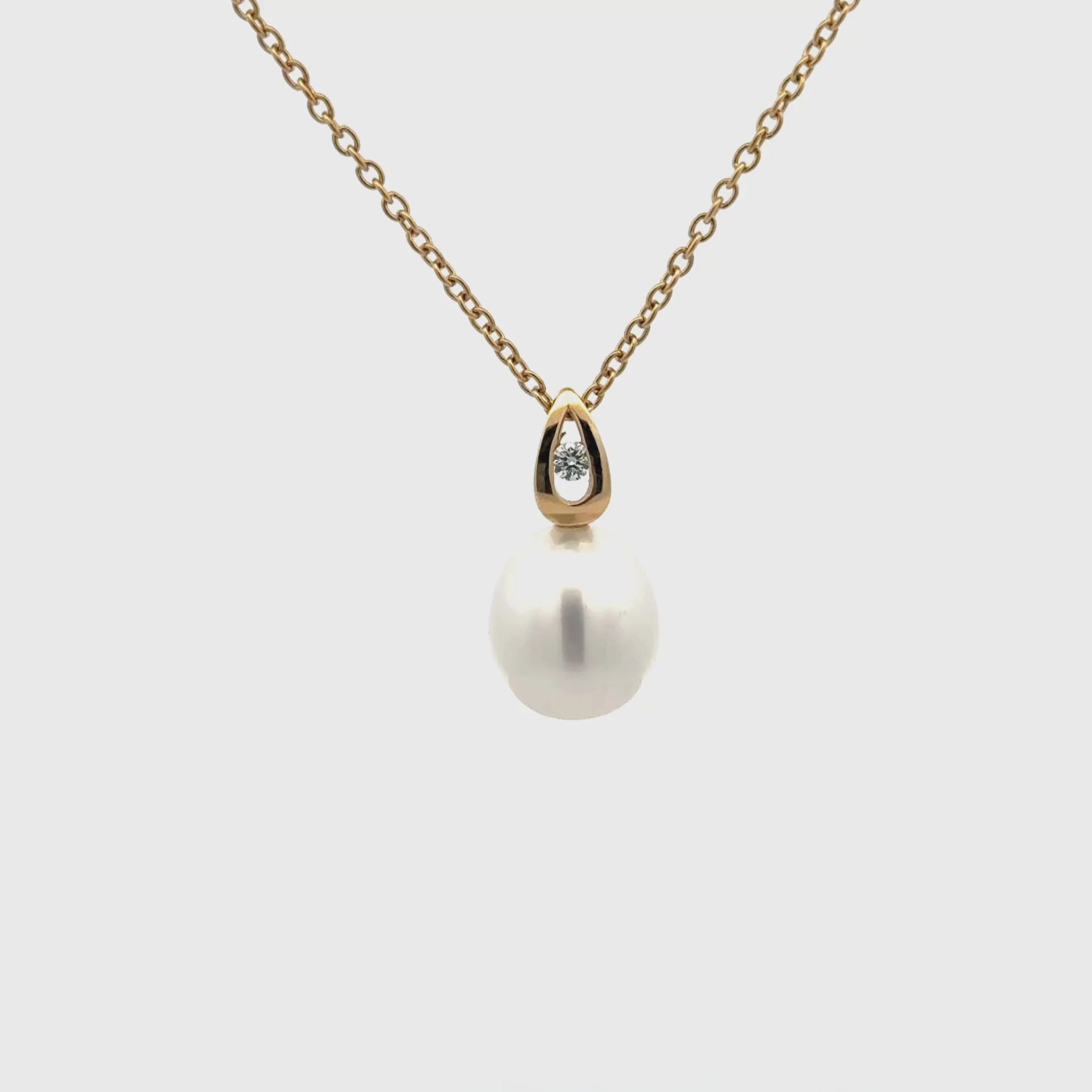 18K Yellow Gold Australian South Sea 11-12 mm Cultured Pearl and Diamond Pendant 360 video