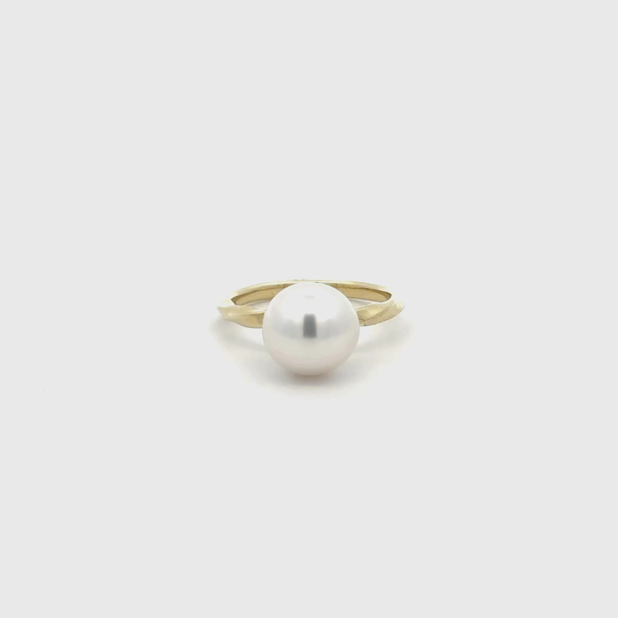 9K Yellow Gold Australian South Sea 10-11 mm Cultured Pearl Ring 360 view video