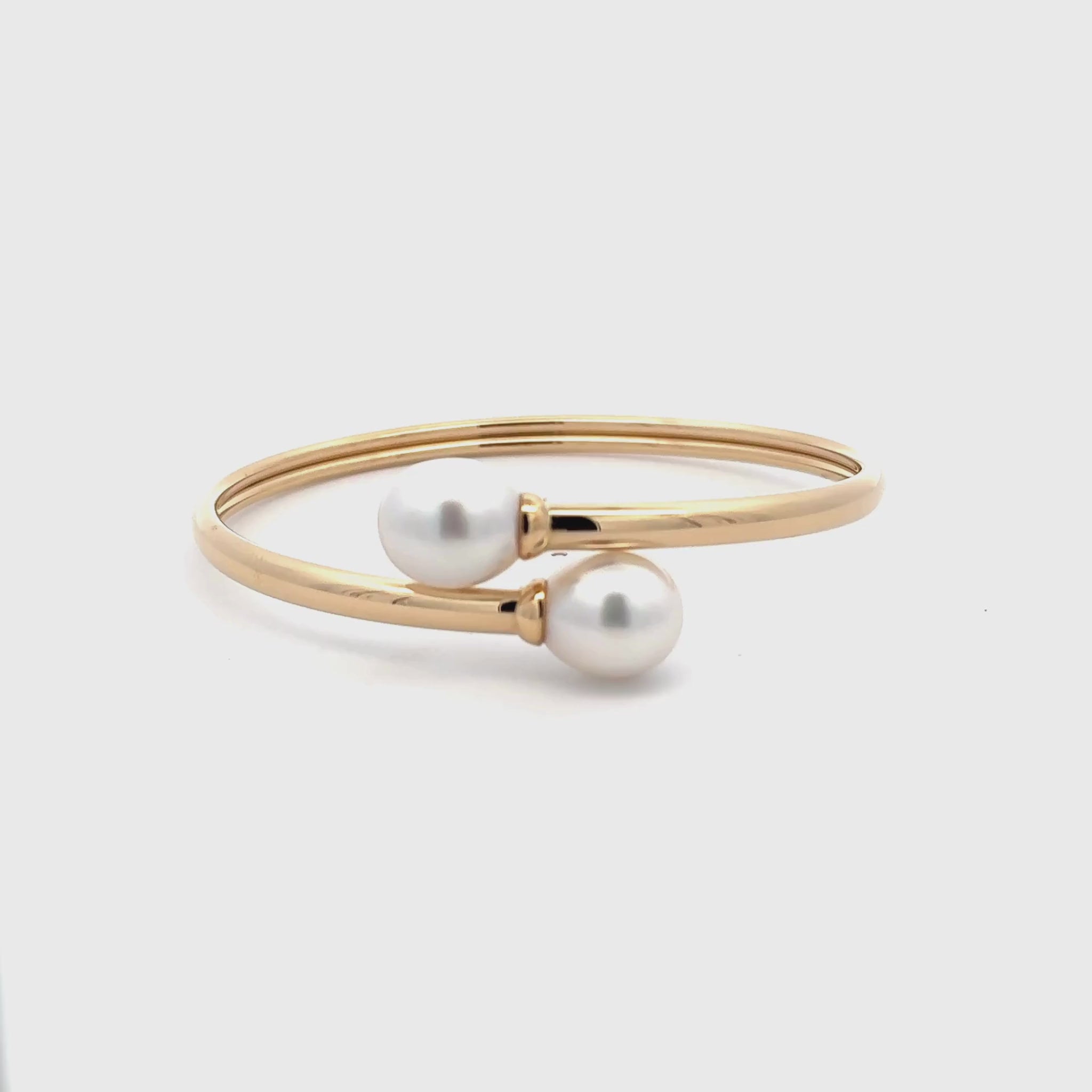 18K Yellow Gold Australian South Sea 10-11 mm Cultured Pearl Bangle 360 view video