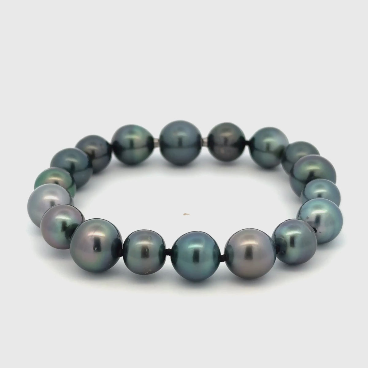 Tahitian Cultured Pearl 18.5 cm Strand Bracelet 360 view