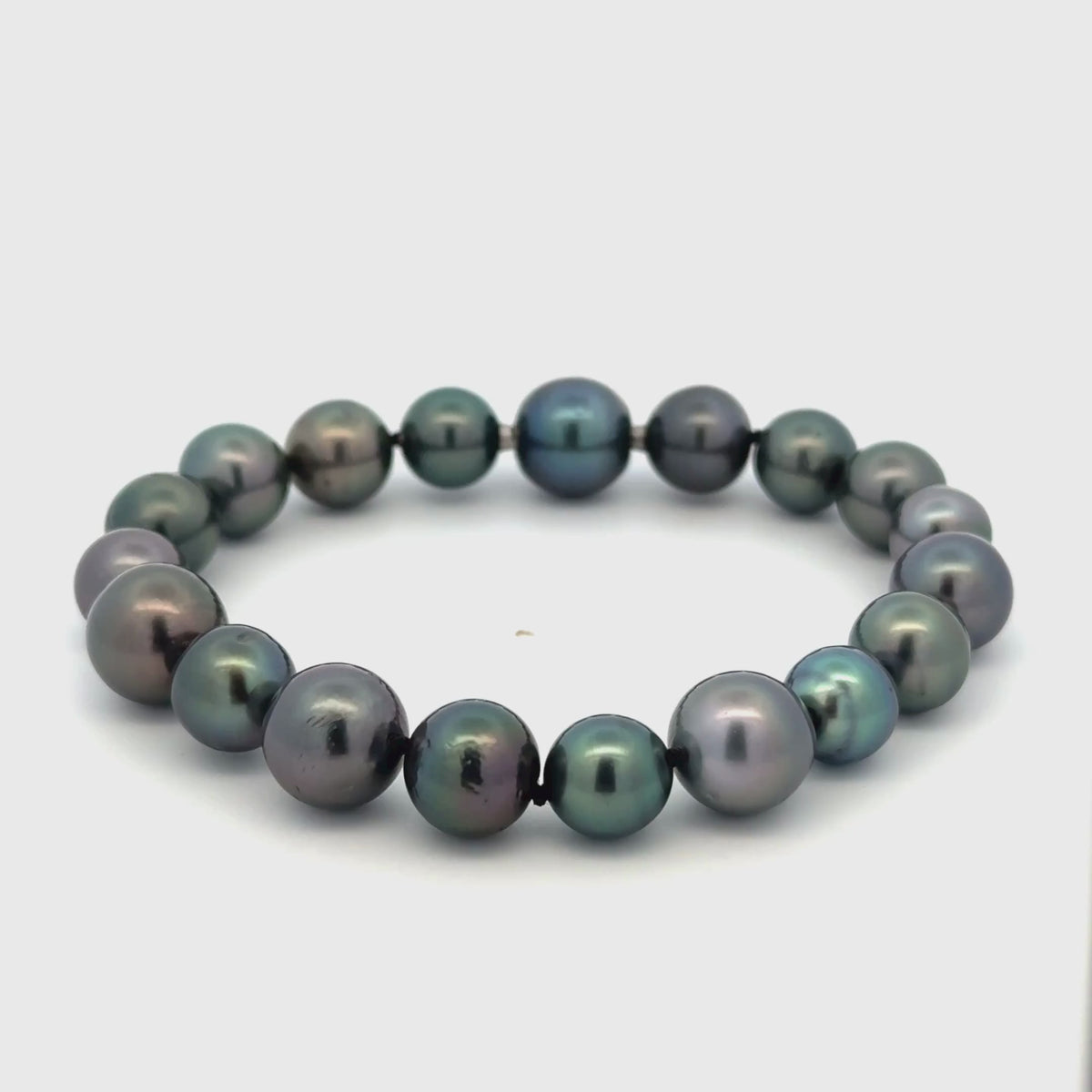 Tahitian Cultured Pearl 19 cm Strand Bracelet 360 view