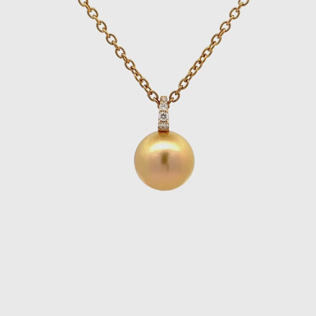 18K Yellow Gold South Sea Cultured 9 -10mm Pearl and Diamond Pendant