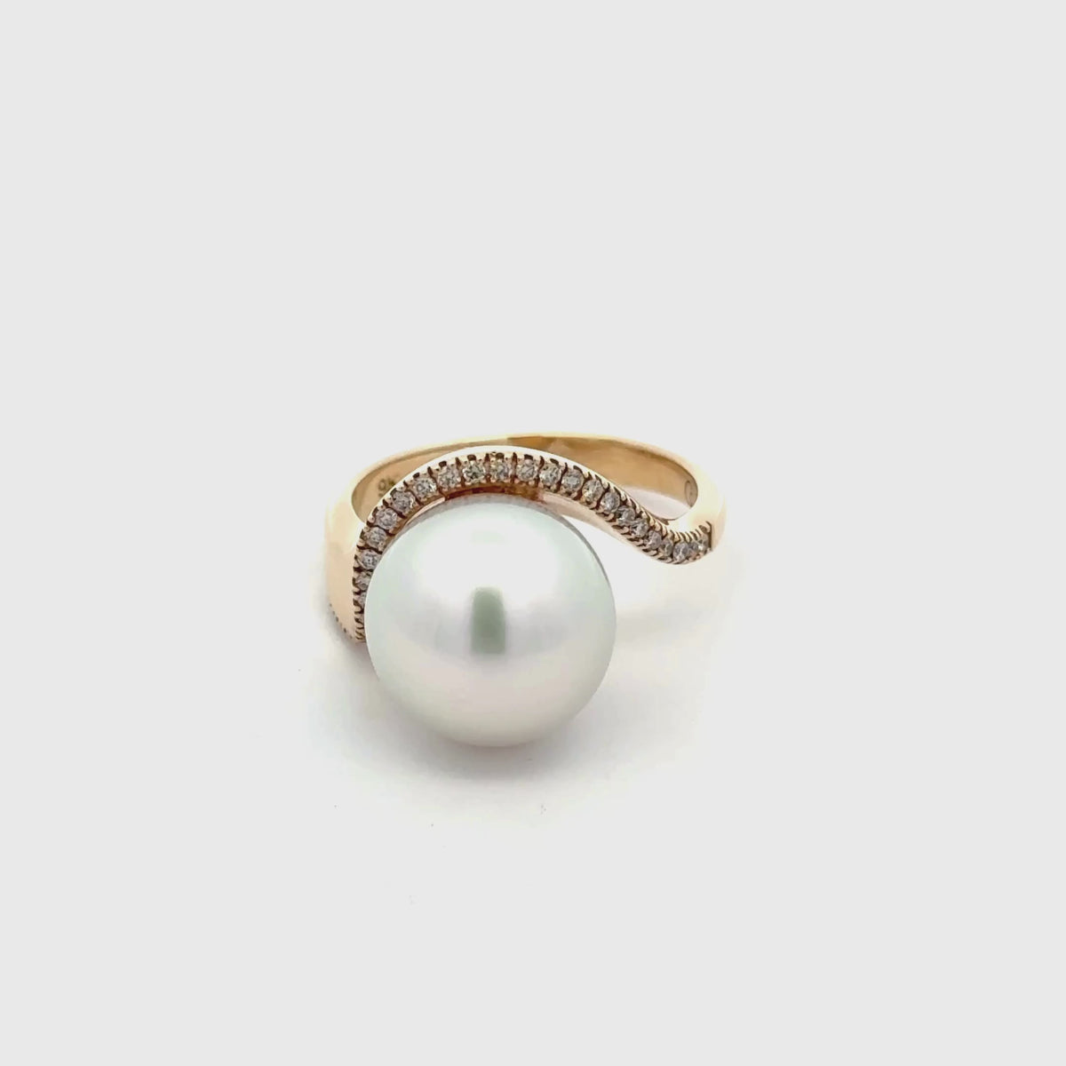 9K Yellow Gold Australian South Sea 11-12 mm Cultured Pearl and Argyle Diamond Ring 360 view