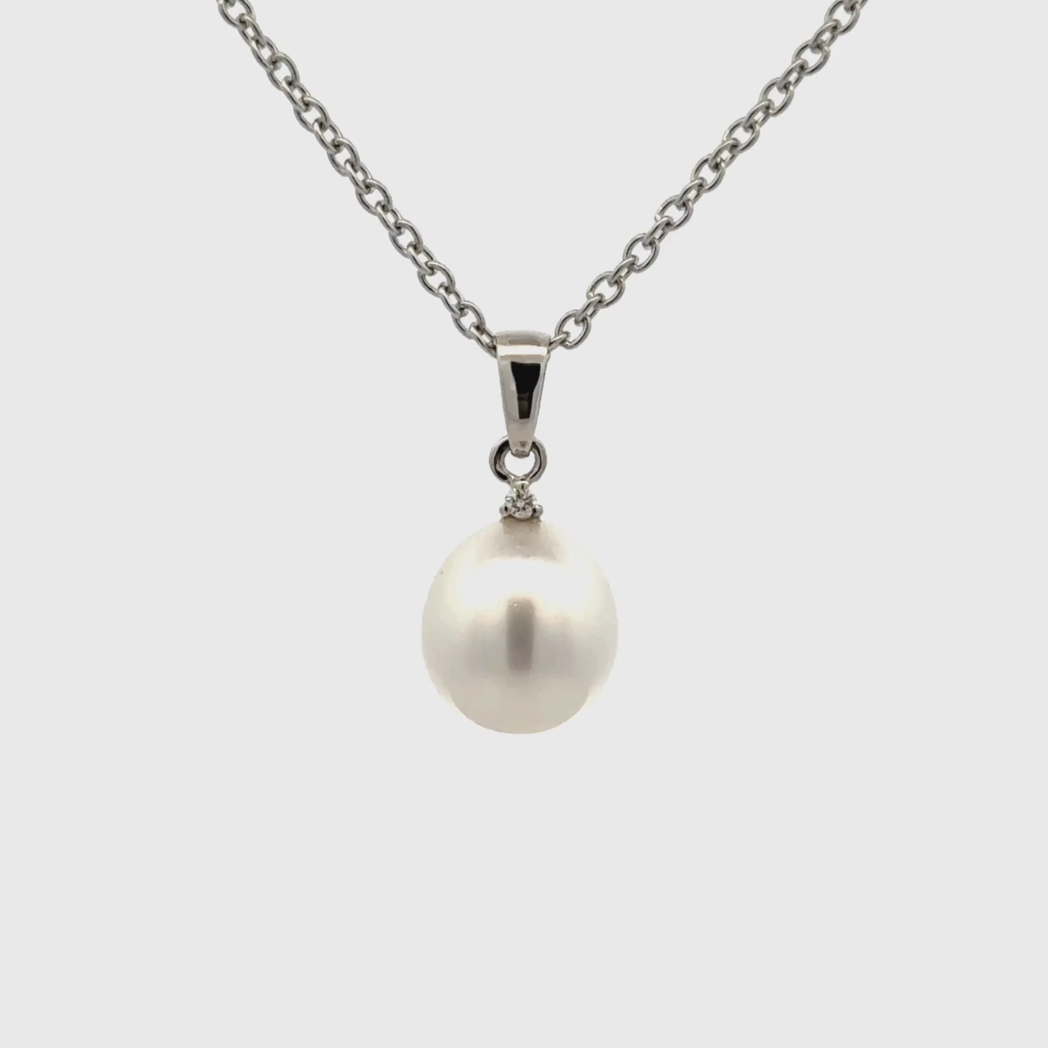 9K White Gold Australian South Sea 9-10 mm Cultured Pearl and Diamond Pendant 360 view video