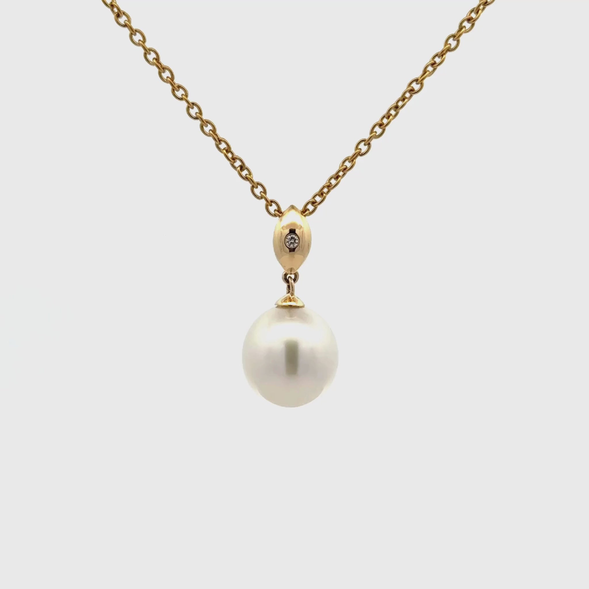 18K Yellow Gold Australian South Sea 10-11 mm Cultured Pearl and Diamond Pendant 360 view video