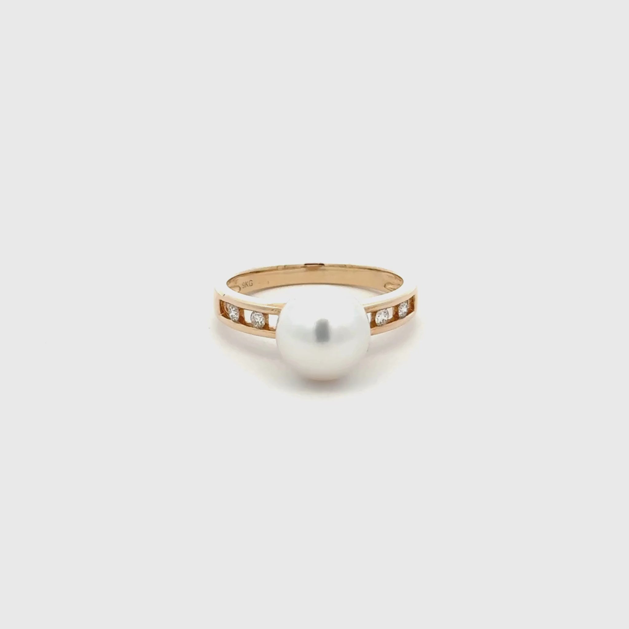 9K Yellow Gold Australian South Sea 8-9 mm Cultured Pearl and Diamond Ring 360 view video