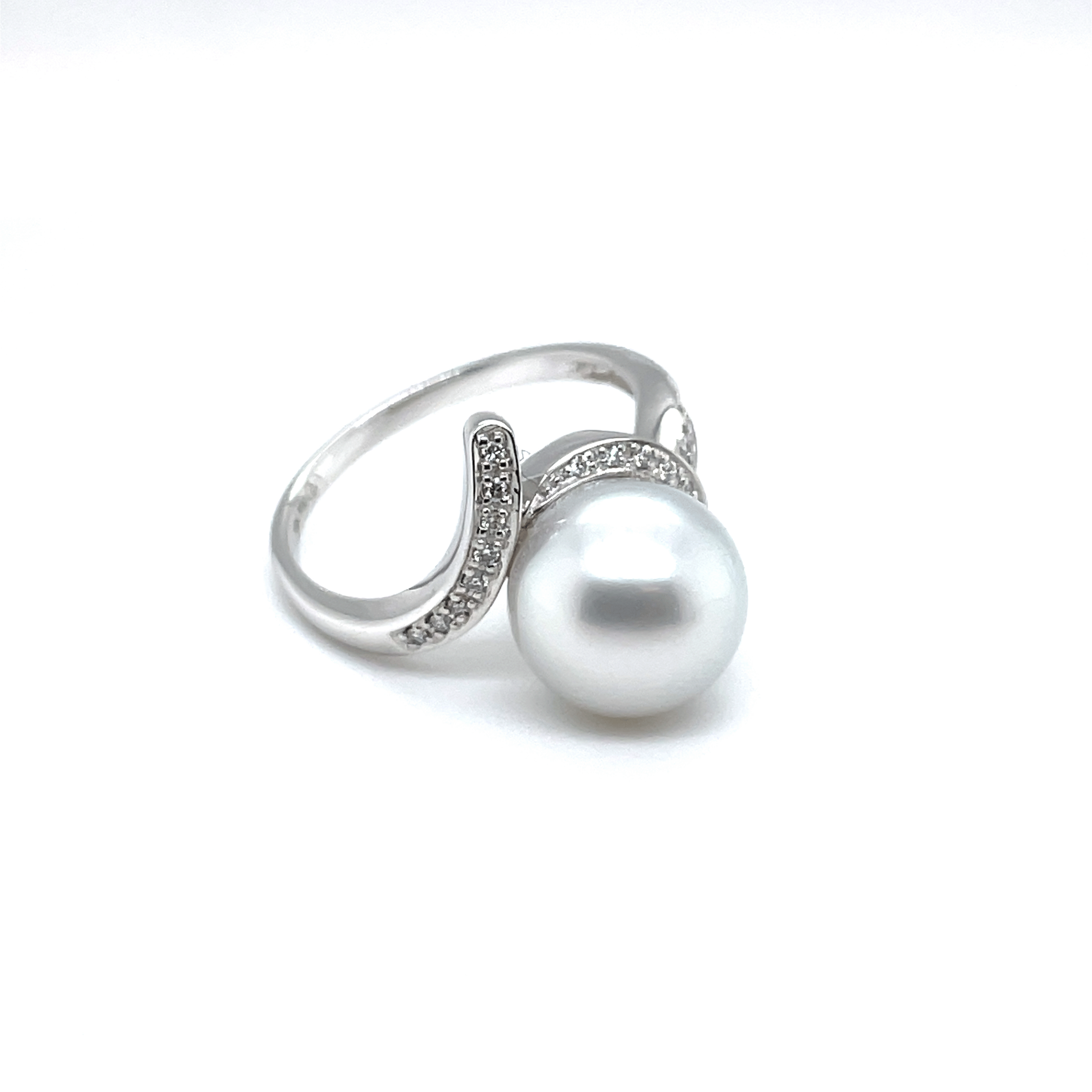 18K White Gold Australian South Sea Cultured Pearl and Diamond Ring